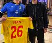 Povestea românului cu un vis grandios: „Vreau tricourile tuturor celor 211 naționale din lume!” » I-a întâlnit pe Man, Budescu și Marius Marin + S-a trezit brusc lângă Mourinho: „Se făcuse întuneric...”