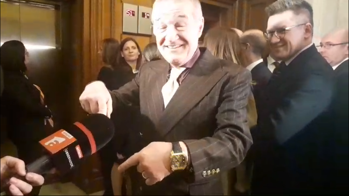 Gigi Becali a făcut circ în Parlamentul României » A smuls microfonul reporterului: „Nu ți-e rușine? Ești obraznic!”