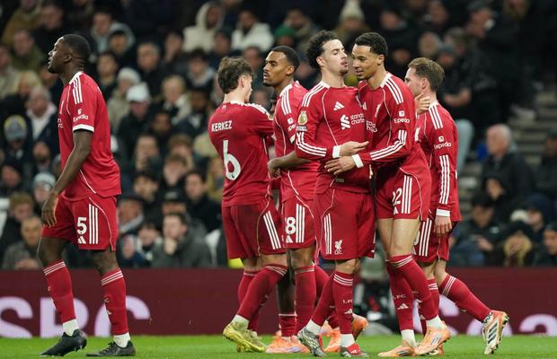 Spectacol în Tottenham - Liverpool 1-2 » Două eliminări și trei goluri, cu Radu Drăgușin revenit în lot după 11 luni
