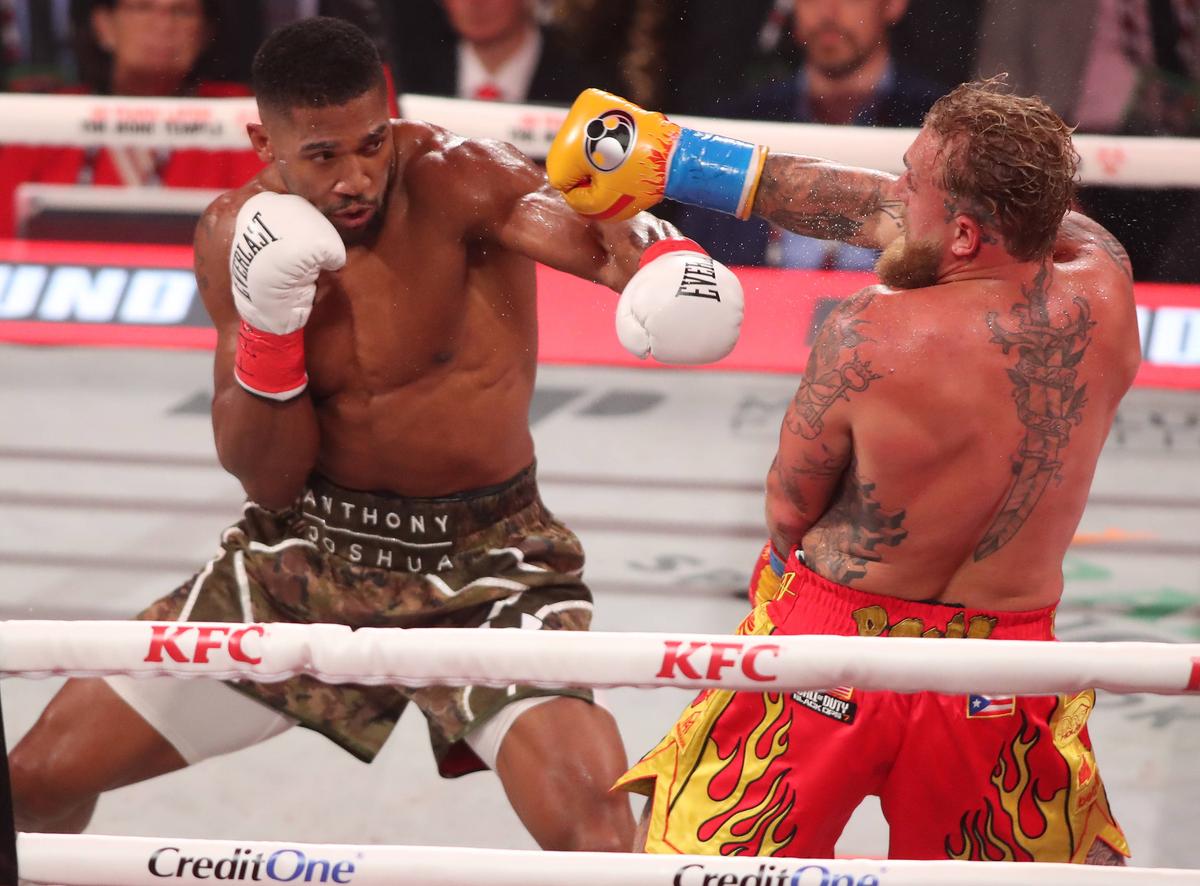 KO în runda 6! Anthony Joshua i-a făcut o fractură dublă de mandibulă lui Jake Paul, în lupta de 200 de milioane $