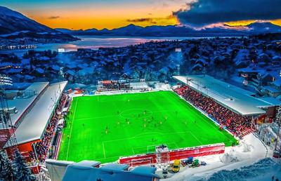Imagini fabuloase » Își dispută meciurile de acasă pe cel mai pitoresc stadion din Europa!