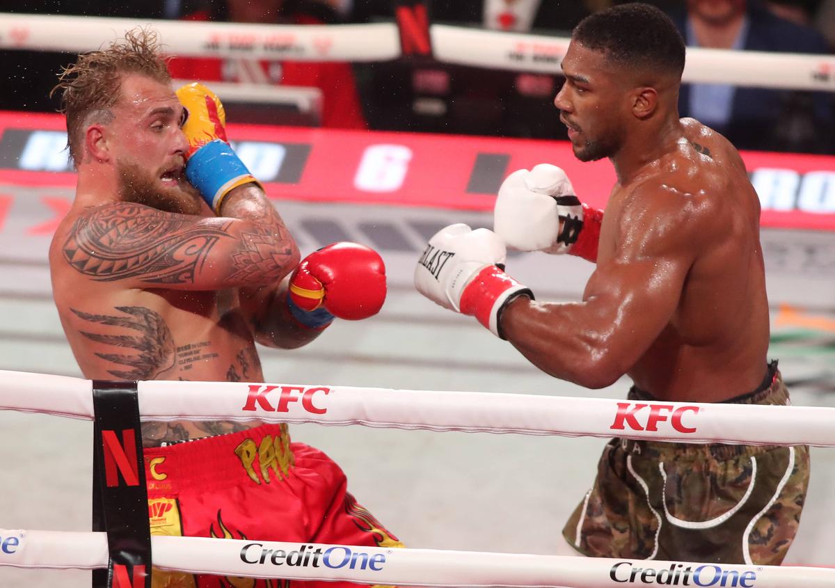 KO în runda 6! Anthony Joshua i-a făcut o fractură dublă de mandibulă lui Jake Paul, în lupta de 200 de milioane $