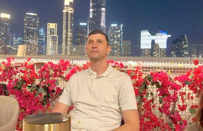 Cu Burj Khalifa în spate, Claudiu Răducanu a ieșit la atac: „Pentru cei care nu pot dormi noaptea”