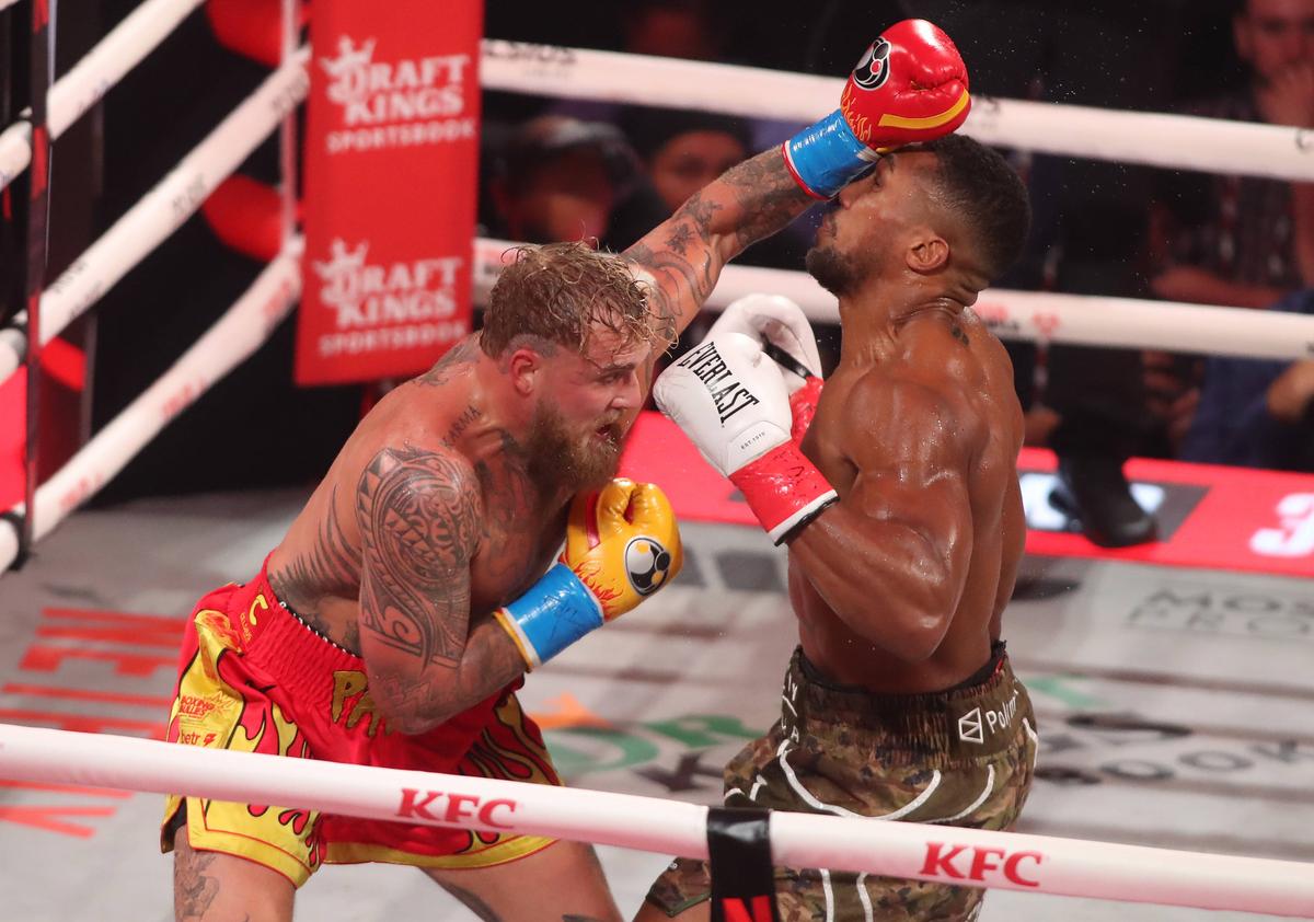 KO în runda 6! Anthony Joshua i-a făcut o fractură dublă de mandibulă lui Jake Paul, în lupta de 200 de milioane $