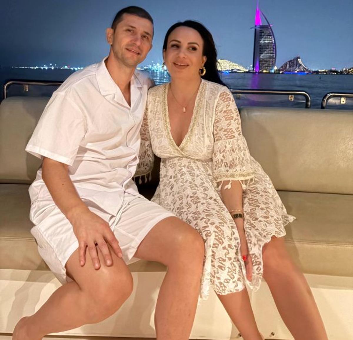Cu Burj Khalifa în spate, Claudiu Răducanu a ieșit la atac: „Pentru cei care nu pot dormi noaptea”