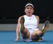 SIMONA HALEP LA AUSTRALIAN OPEN // Simona Halep, căzătură puternică în primul set cu Brady! A cerut intervenția medicului și acuză dureri în meci