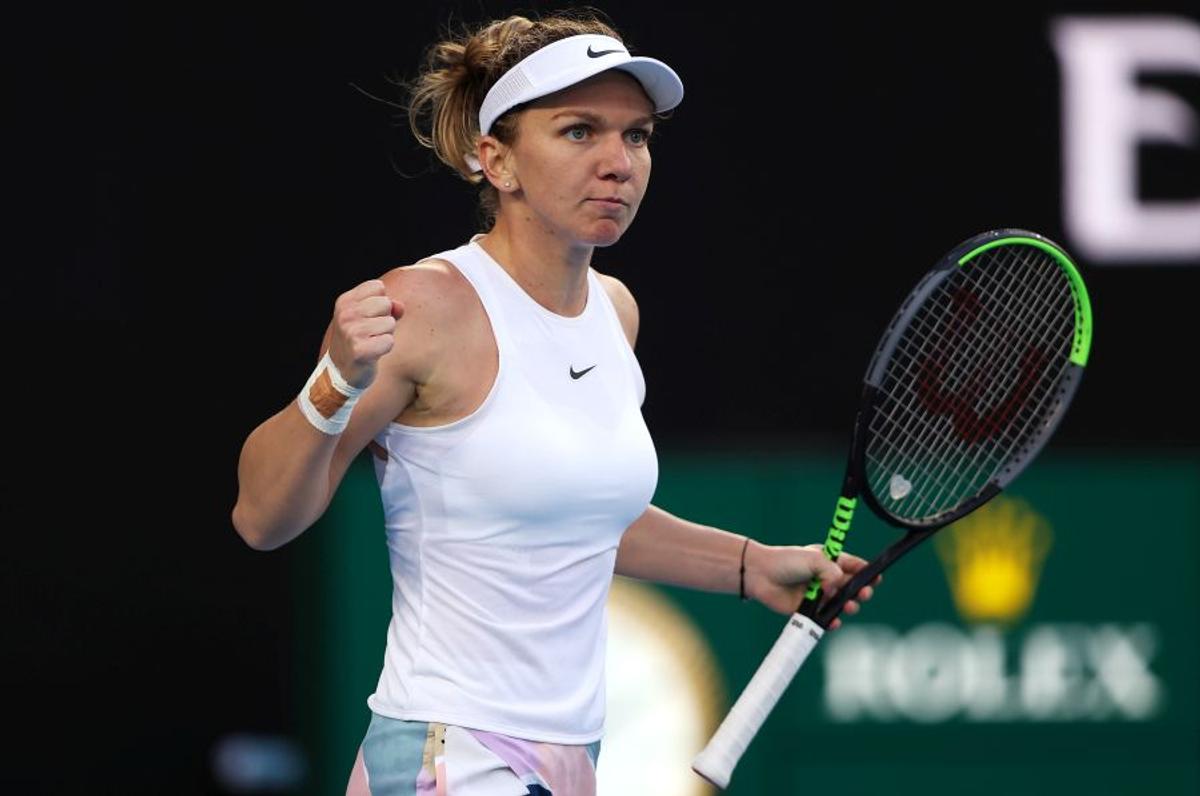 SIMONA HALEP LA AUSTRALIAN OPEN // Simona Halep, căzătură puternică în primul set cu Brady! A cerut intervenția medicului și acuză dureri în meci