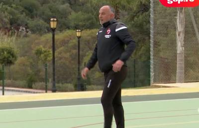 DINAMO // VIDEO Florin Prunea și Ionel Dănciulescu au dat-o pe tenis de picior în Spania: „E mai subțirel, dar experiența și-a spus cuvântul” + ultimele noutăți de la Dinamo
