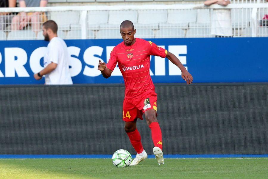 Yann Boe-Kane la Auxerre // foto: Imago Jucătorii sunt neplătiți, dar Astra face transferuri » Cine a semnat cu formația lui Eugen Neagoe