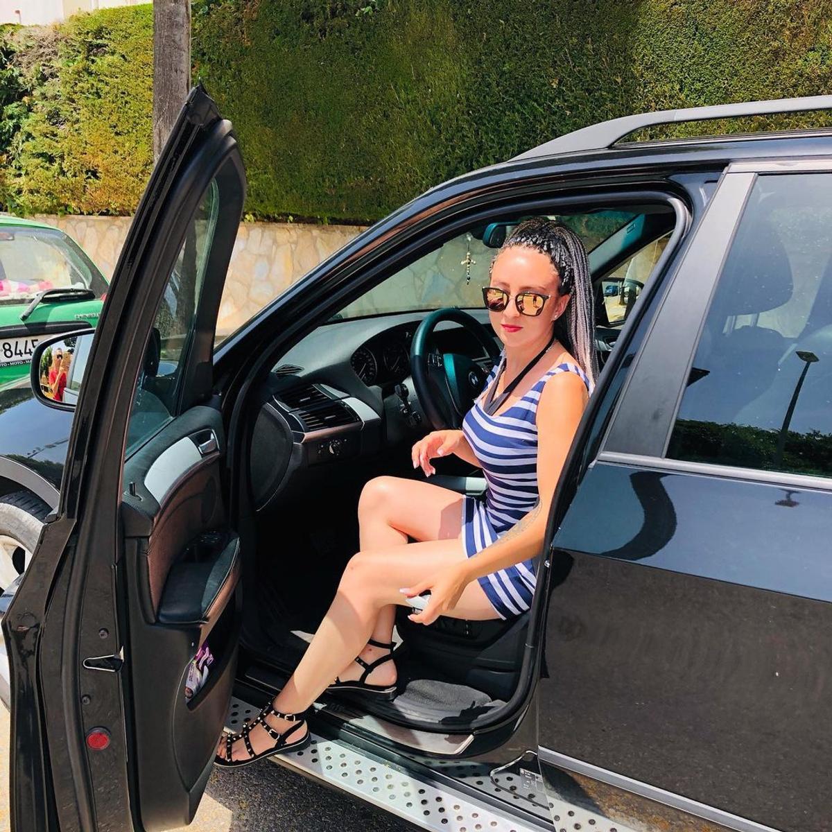 FOTO O româncă face senzație pe TikTok! E șoferiță de TIR și are 320.000 de fani: „Nu contează înălțimea”