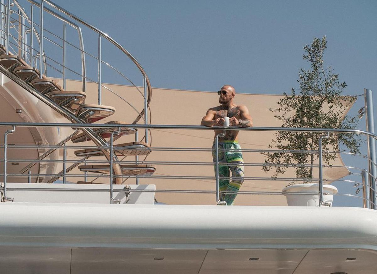 Conor McGregor, mesaj pentru un puști din România: „Doar cerul e limita! Hai, România!”