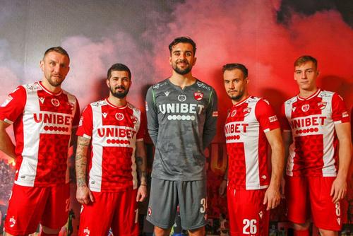 De la stânga la dreapta, Răzvan Patriche (23), Alin Buleică (77), Thomas Chesneau (34), Marius Tomozei (26) și Balthazar Pierret (8) // foto: Facebook @ Dinamo