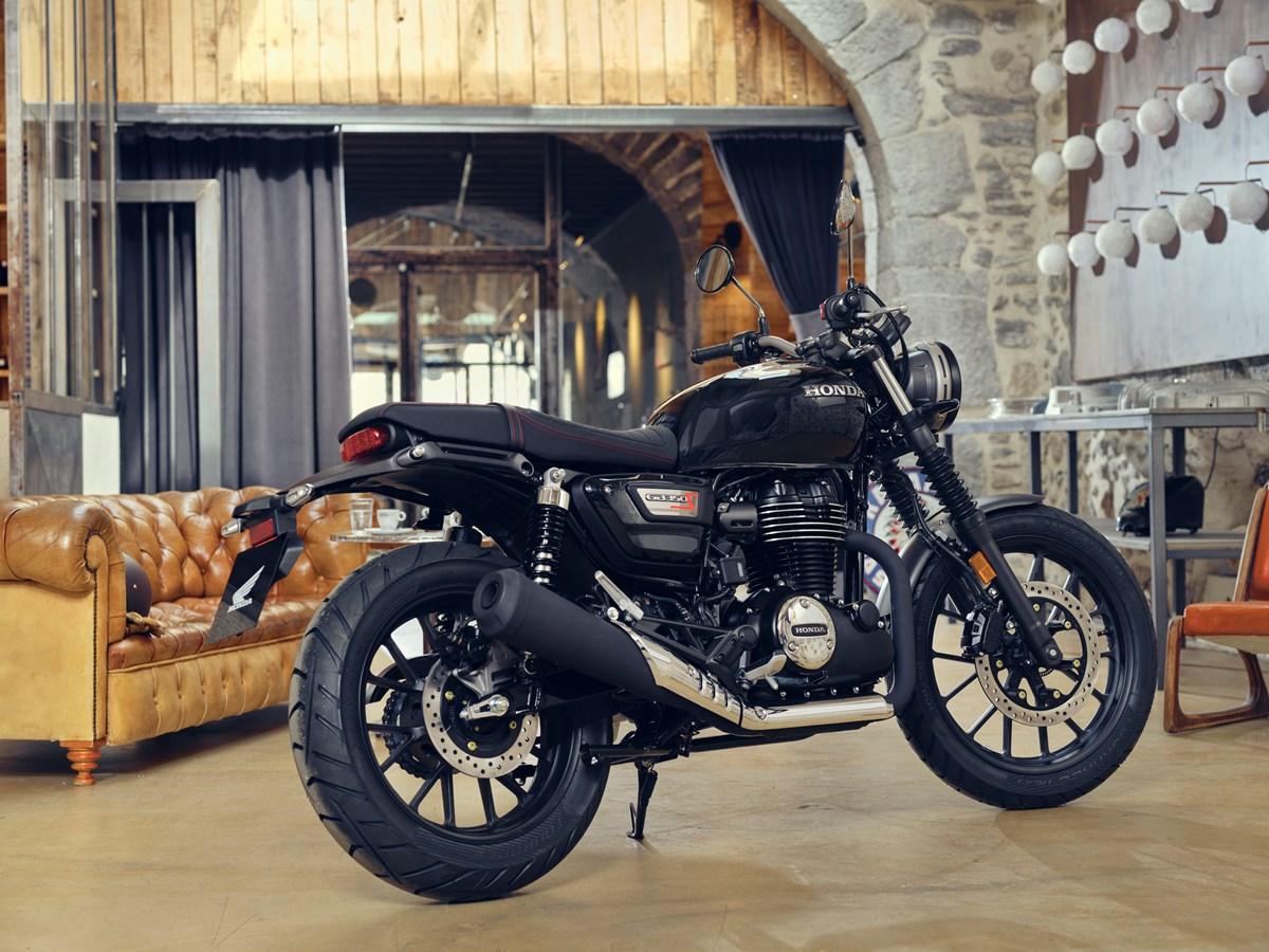 Honda a lansat modelul GB350S, o motocicletă adaptată cerințelor permisului A2