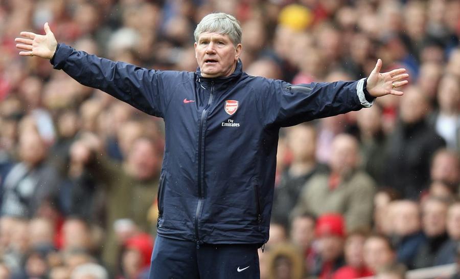 Pat Rice, secund la Arsenal, foto: Guliver/gettyimages Moment bizar: Emmanuel Petit a deplâns la TV moartea unei legende a lui Arsenal. Doar că jucătorul NU a murit: „Mii de scuze”