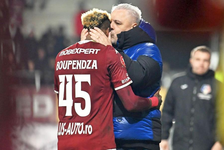 Marius Șumudică l-a dorit foarte mult pe Aaron Boupendza la Rapid Aaron Boupendza a murit! Fostul jucător de la Rapid ar fi căzut de la etajul 11 » Toate informațiile de până acum