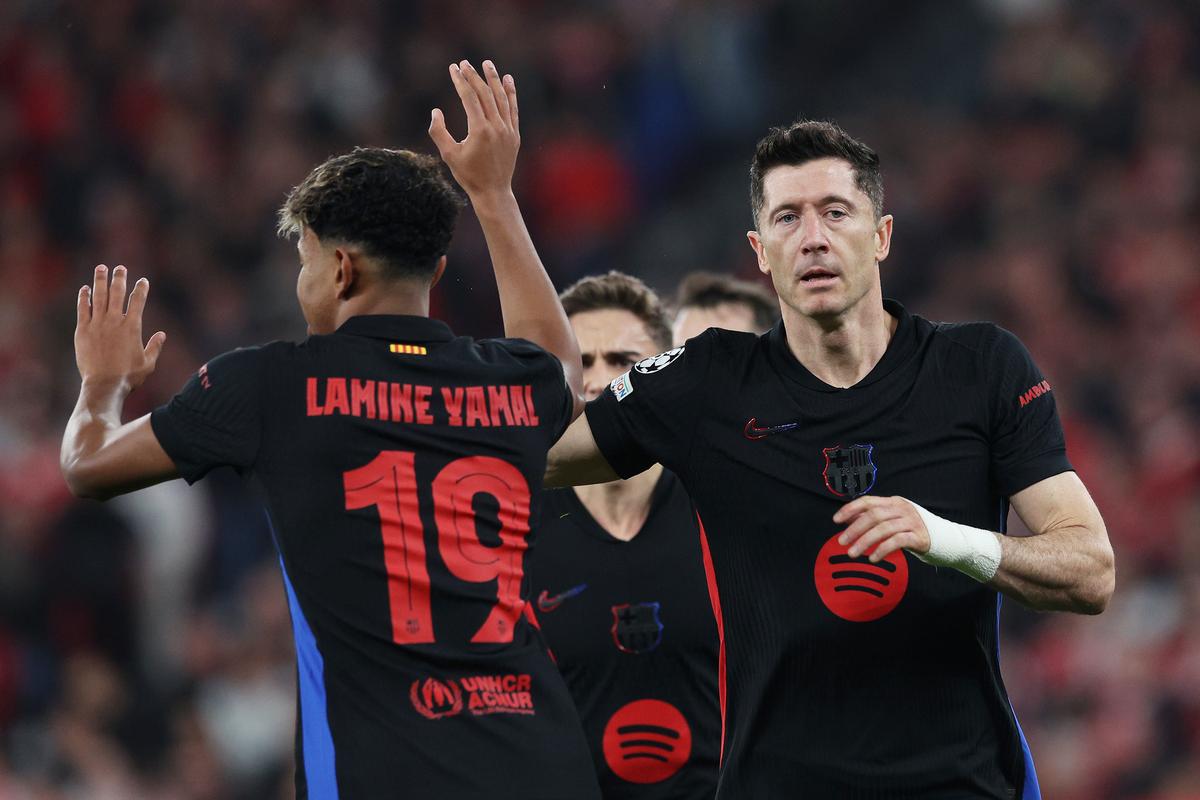 Moment curios la Liverpool » Arne Slot și-a început conferința lăudând arbitrul care a stârnit un imens scandal în Benfica - Barcelona: „De când lucrez în fotbal...”