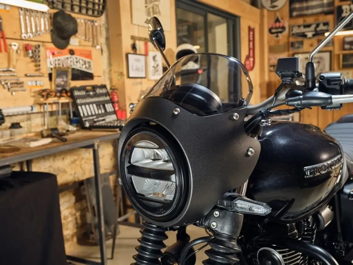 Honda a lansat modelul GB350S, o motocicletă adaptată cerințelor permisului A2