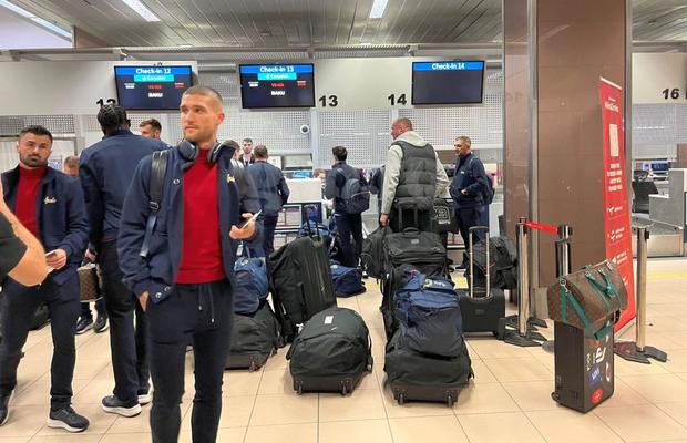 FCSB, deplasare de 3.000 km! Imagini de la plecarea campioanei în Azerbaidjan » Titularul anunțat de Becali, absent