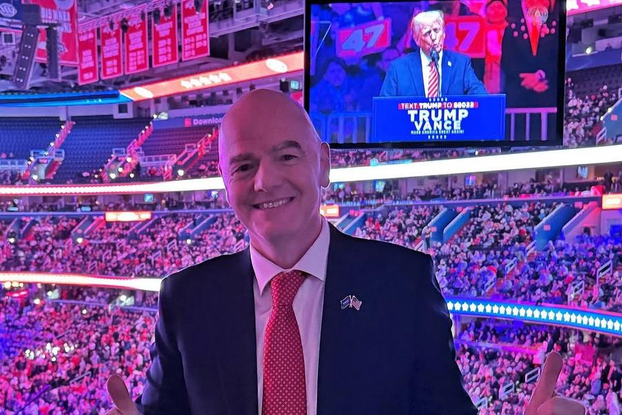 Gianni Infantino, președintele FIFA, la ceremonia de învestire a lui Trump / foto: Instagram @gianni_infantino Rusia, înapoi în fotbal? Consecințele noii politici a lui Donald Trump: reconcilierea SUA - Rusia și relația cu Infantino pot produce un TSUNAMI în Europa!