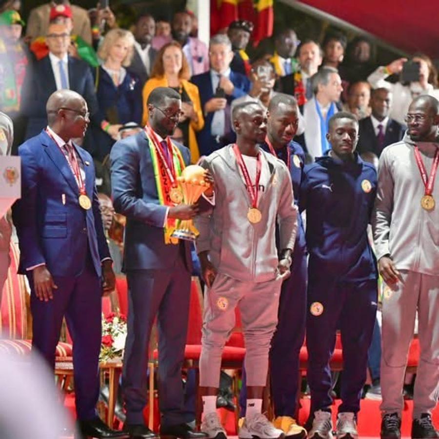 Bassirou Diomaye Faye, președintele din Senegal, i-a primit pe campionii Africii Imaginile bucuriei » Senegalezii au sărbătorit în stradă triumful de la Cupa Africii
