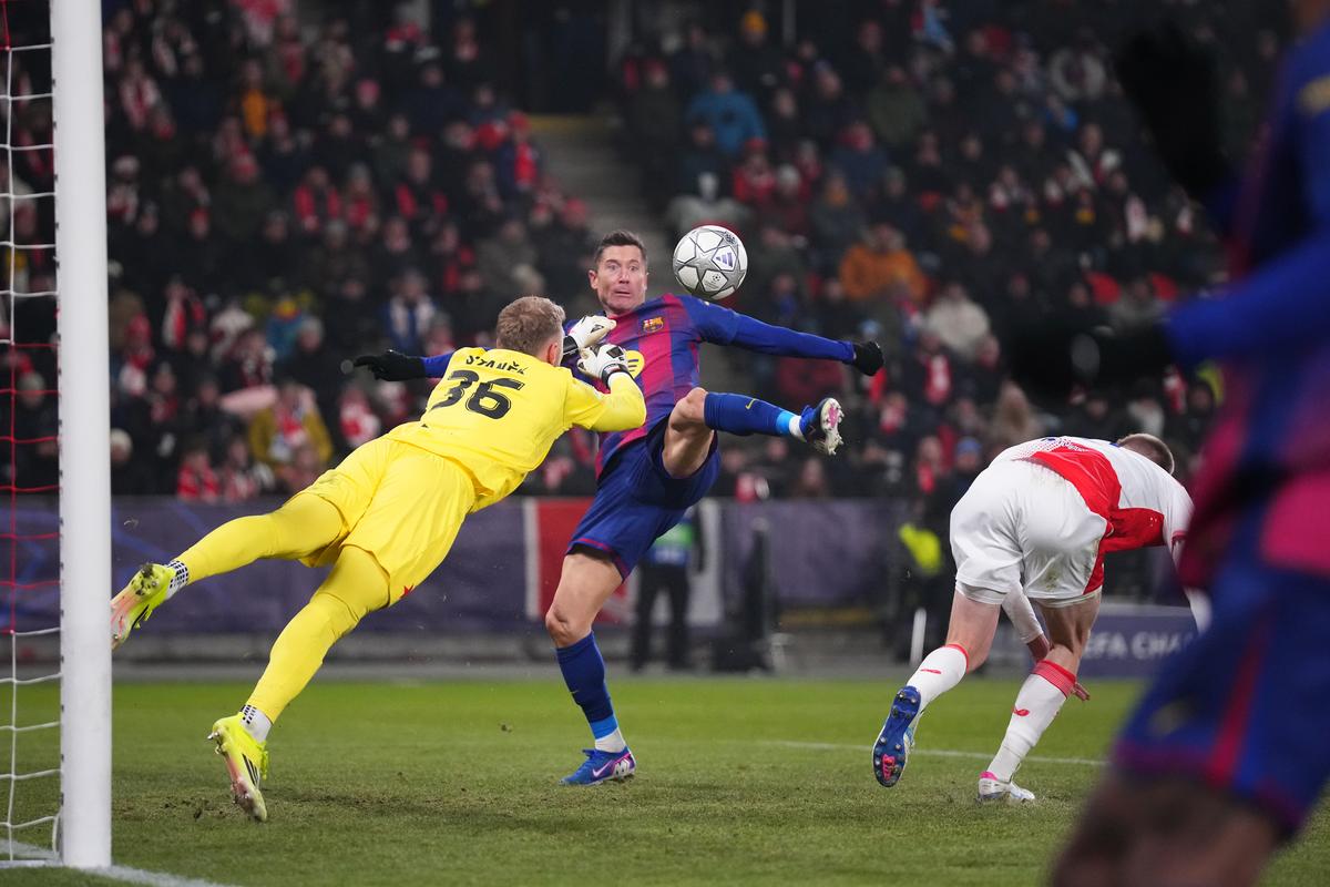 Meci de poveste la Praga! Barcelona se impune după un thriller cu Slavia » Catalanii rămân în lupta pentru primele 8 locuri