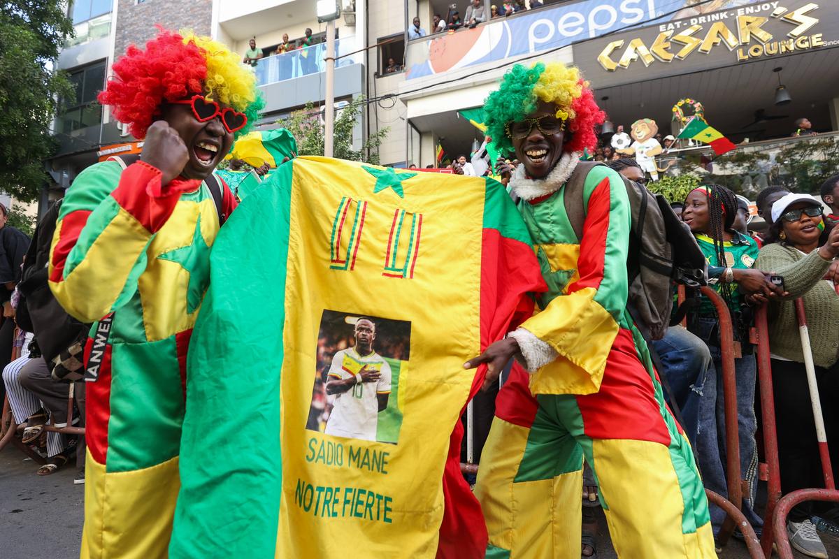 Imaginile bucuriei » Senegalezii au sărbătorit în stradă triumful de la Cupa Africii