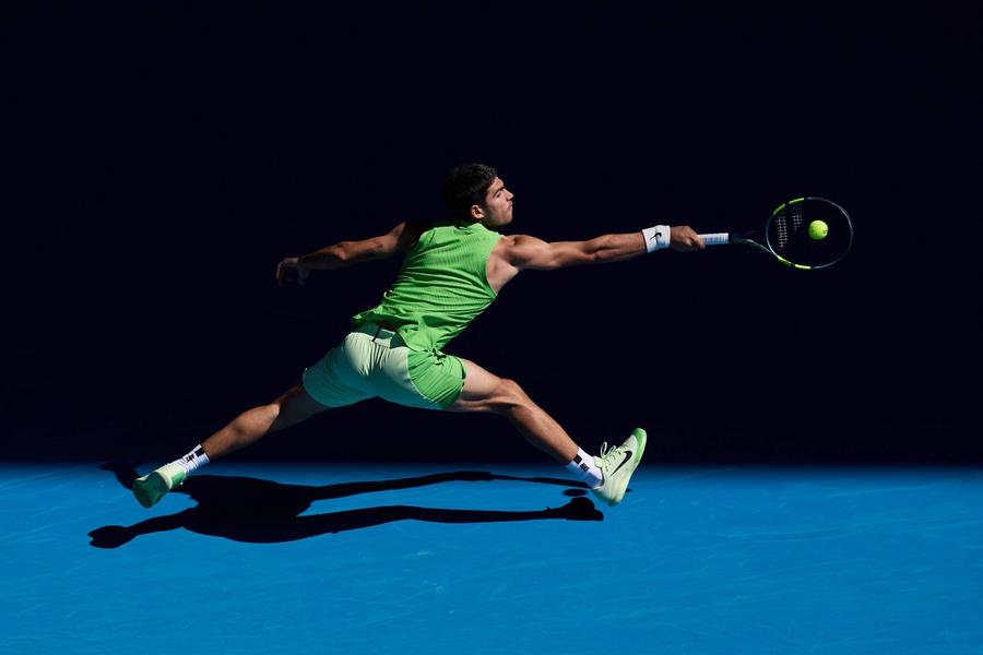 Carlos Alcaraz în acțiune la Melbourne FOTO Imago Images Alcaraz-Moutet, duelul fanteziei în turul 3 la Australian Open: „Nu voi schimba nimic. Voi rămâne cine sunt”
