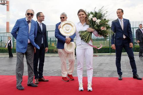Bogdan-Constantin Matei, în 2019, la primirea festivă pe aeroport a Simonei Halep, în calitate de ministru al Sportului. Foto: Imago Images