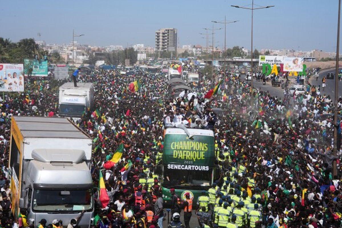 Imaginile bucuriei » Senegalezii au sărbătorit în stradă triumful de la Cupa Africii