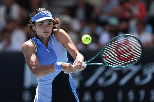 Emma Răducanu în acțiune la Asutralian Open FOTO Imago Images