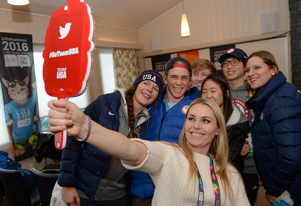 Lindsey Vonn a intrat în trendul „2016” și a „rupt” internetul cu imaginile postate: „Ședința noastră cu body paint”