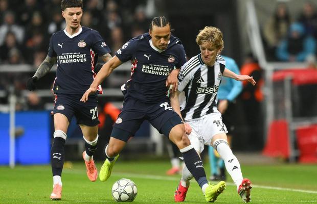 PSV, surclasată de Newcastle! Dennis Man a fost schimbat în minutul 62