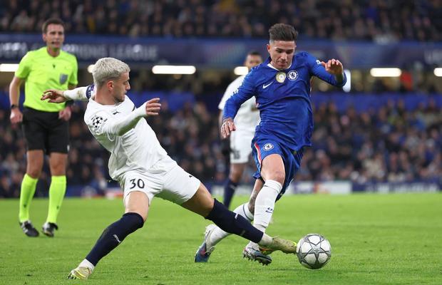 Final de etapă în Liga Campionilor: Vlad Dragomir, la un pas de un rezultat mare cu Chelsea » Două echipe sunt calificate în optimi