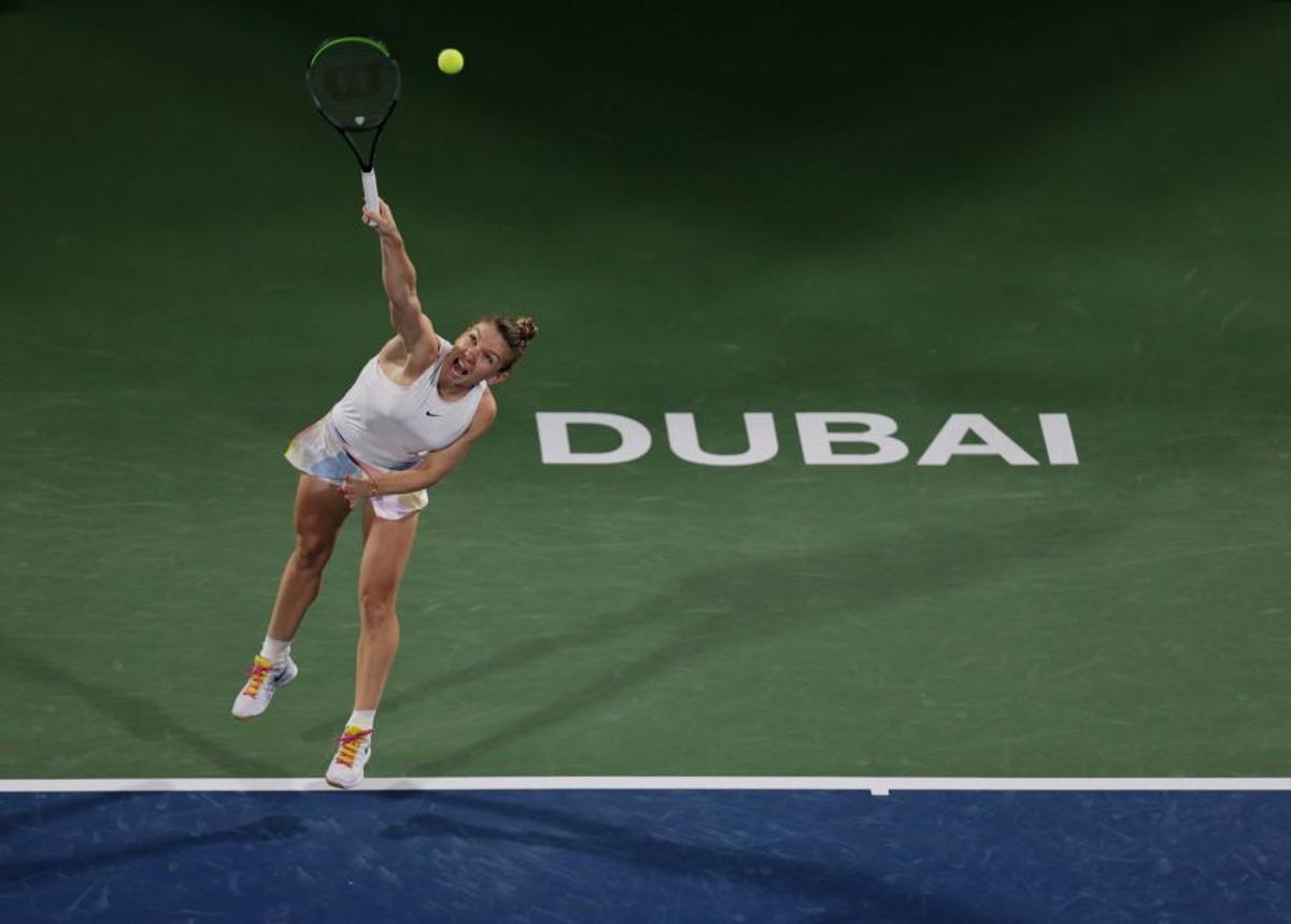 SIMONA HALEP - JENNIFER BRADY 6-2, 6-0 // VIDEO + FOTO Victorie-fulger pentru Halep » Simona nu i-a dat nicio șansă lui Brady și s-a calificat în finală la Dubai! Pe cine va înfrunta pentru trofeu