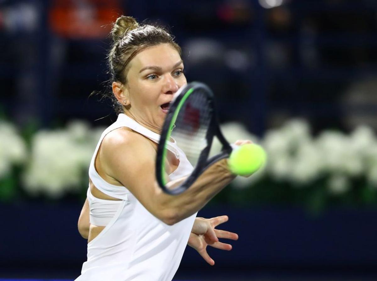 SIMONA HALEP - JENNIFER BRADY 6-2, 6-0 // VIDEO + FOTO Victorie-fulger pentru Halep » Simona nu i-a dat nicio șansă lui Brady și s-a calificat în finală la Dubai! Pe cine va înfrunta pentru trofeu