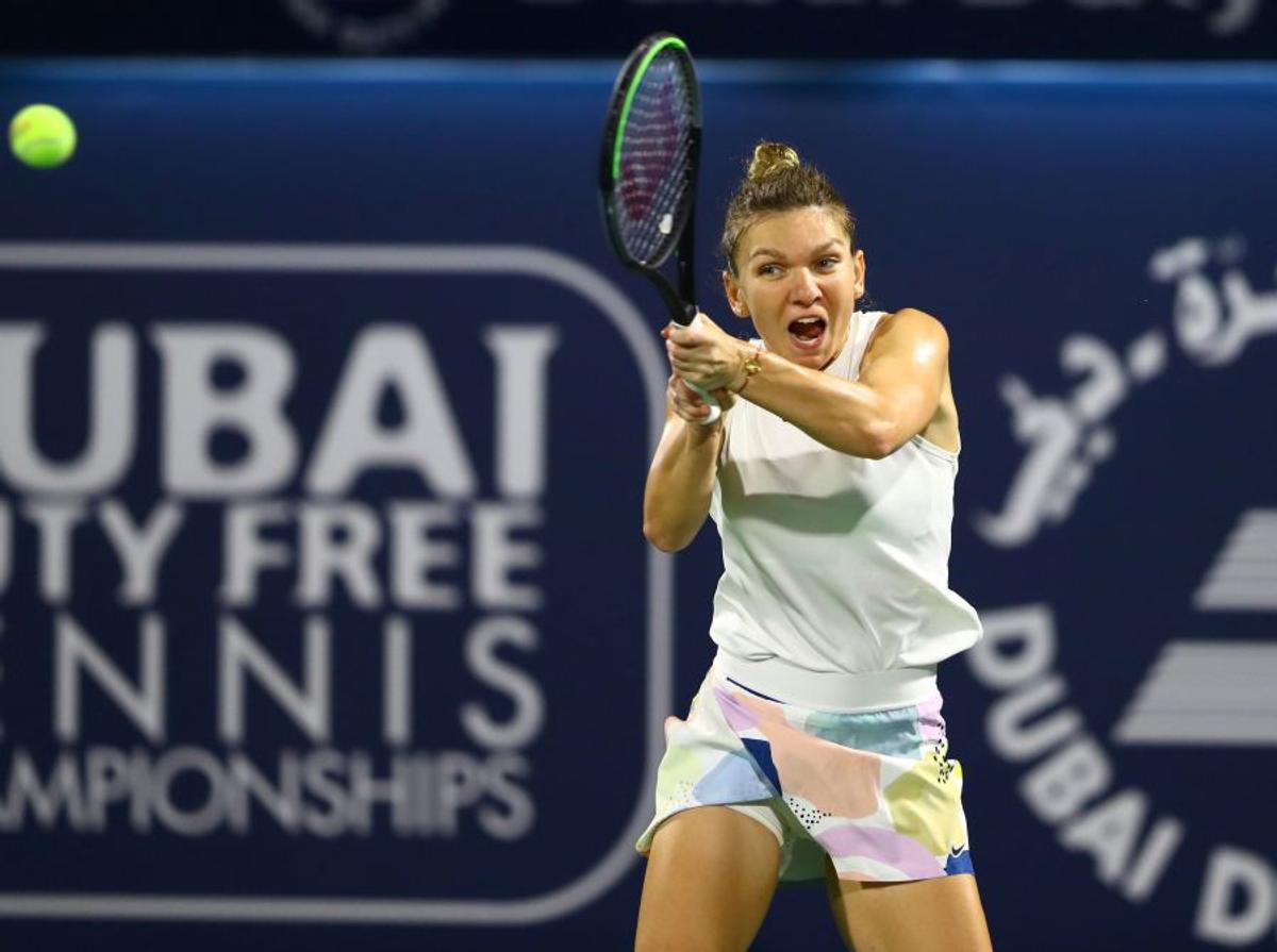 SIMONA HALEP - JENNIFER BRADY 6-2, 6-0 // VIDEO + FOTO Victorie-fulger pentru Halep » Simona nu i-a dat nicio șansă lui Brady și s-a calificat în finală la Dubai! Pe cine va înfrunta pentru trofeu