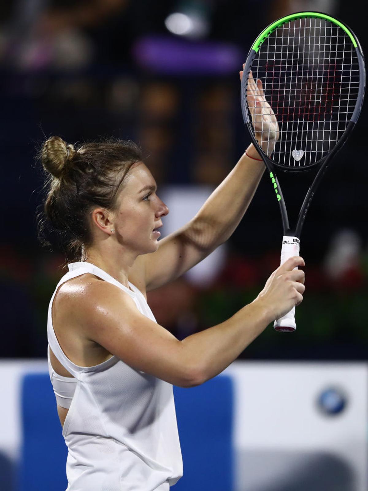 SIMONA HALEP - JENNIFER BRADY 6-2, 6-0 // VIDEO + FOTO Victorie-fulger pentru Halep » Simona nu i-a dat nicio șansă lui Brady și s-a calificat în finală la Dubai! Pe cine va înfrunta pentru trofeu