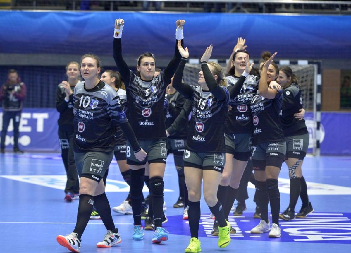 CSM BUCUREȘTI - FERENCVAROS 27-24 // Cristina Neagu vrea să aducă Liga Campionilor în România: „Mă bucur că am rămas, putem ajunge departe împreună”