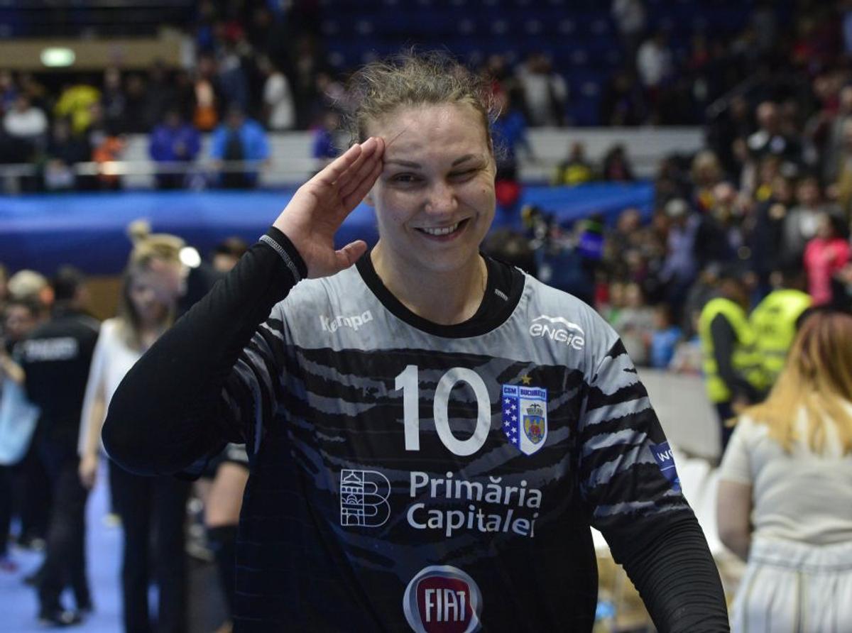 CSM BUCUREȘTI - FERENCVAROS 27-24 // „Tigroaicele” au făcut un pas mare spre „sferturile” Ligii Campionilor! Neagu și Cvijic, cele mai bune de pe teren