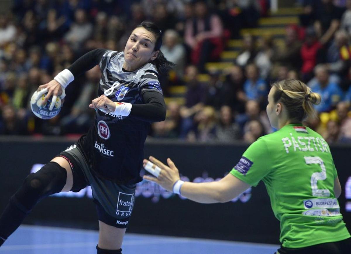 CSM BUCUREȘTI - FERENCVAROS 27-24 // „Tigroaicele” au făcut un pas mare spre „sferturile” Ligii Campionilor! Neagu și Cvijic, cele mai bune de pe teren