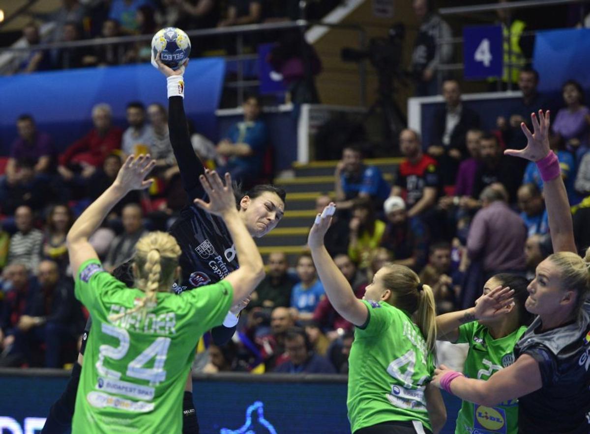 CSM BUCUREȘTI - FERENCVAROS 27-24 // „Tigroaicele” au făcut un pas mare spre „sferturile” Ligii Campionilor! Neagu și Cvijic, cele mai bune de pe teren