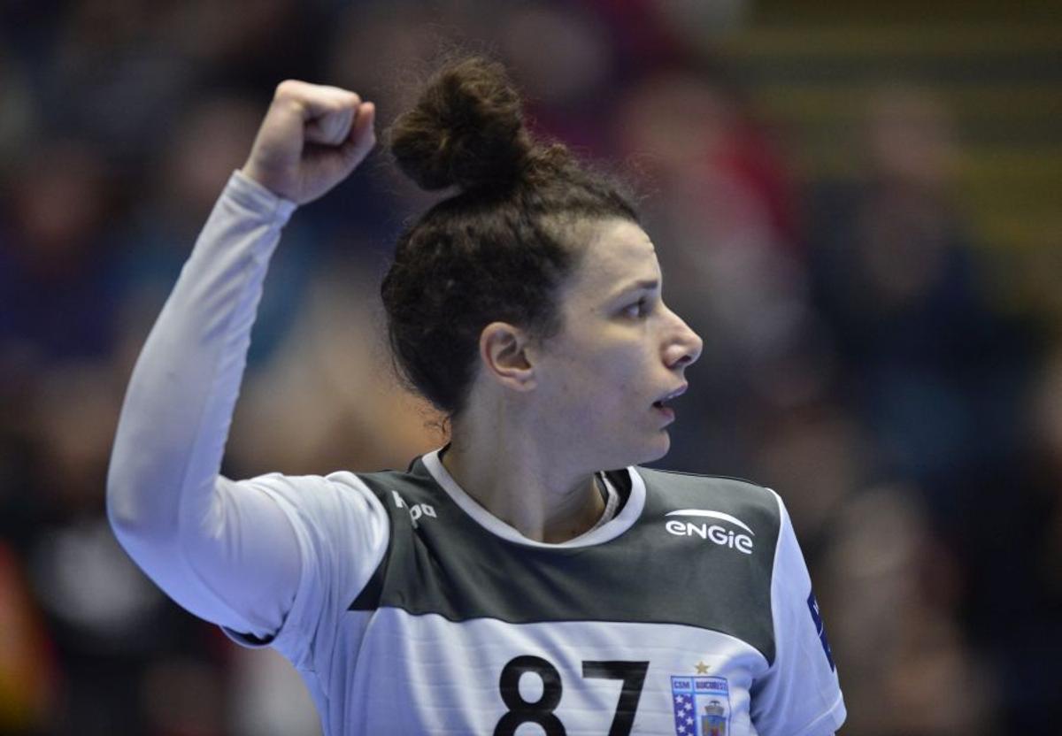 CSM BUCUREȘTI - FERENCVAROS 27-24 // „Tigroaicele” au făcut un pas mare spre „sferturile” Ligii Campionilor! Neagu și Cvijic, cele mai bune de pe teren