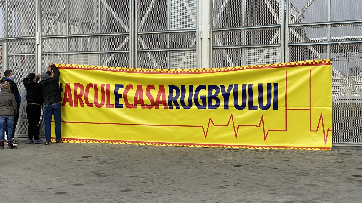FOTO EXCLUSIV Un nou protest la stadionul „Arcul de Triumf”! Fanii rugby-ului îi atacă pe Novak și Stroe