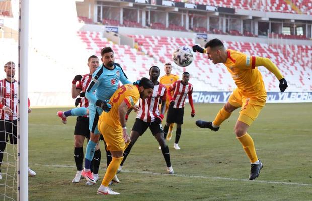 SIVASSPOR - KAYSERISPOR 2-0 » Echipa lui Dan Petrescu, învinsă la Sivas