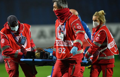 FOTO Momente de panică în Serie A » Osimhen, la pământ, fără suflare, după o ciocnire cap în cap