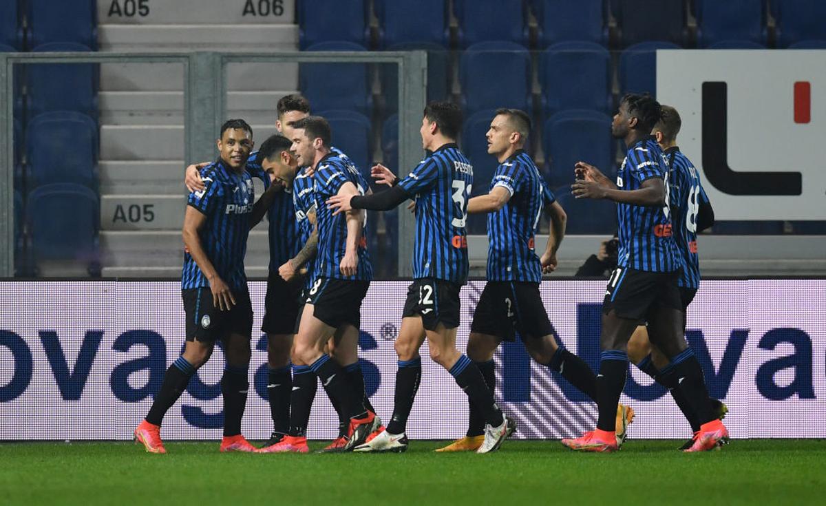 FOTO Momente de panică în Serie A » Osimhen, la pământ, fără suflare, după o ciocnire cap în cap
