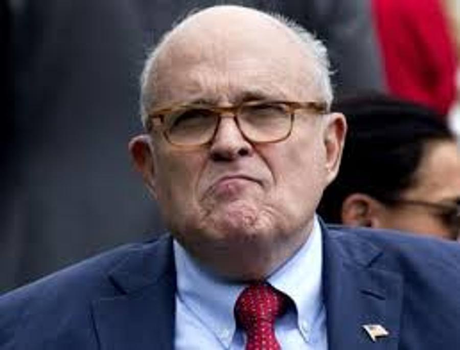 Rudy Giuliani Rudy Giuliani, avocatul lui Donald Trump, în centrul unui scandal de sexism: „Nu era o invitație să se uite sub fusta mea!”