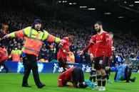 Incidente la ultimul meci jucat de Manchester United » Un fotbalist, lovit în cap cu o monedă