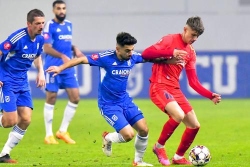 Radu Negru, în duel cu Tavi Popescu / foto: Cristi Preda (GSP)