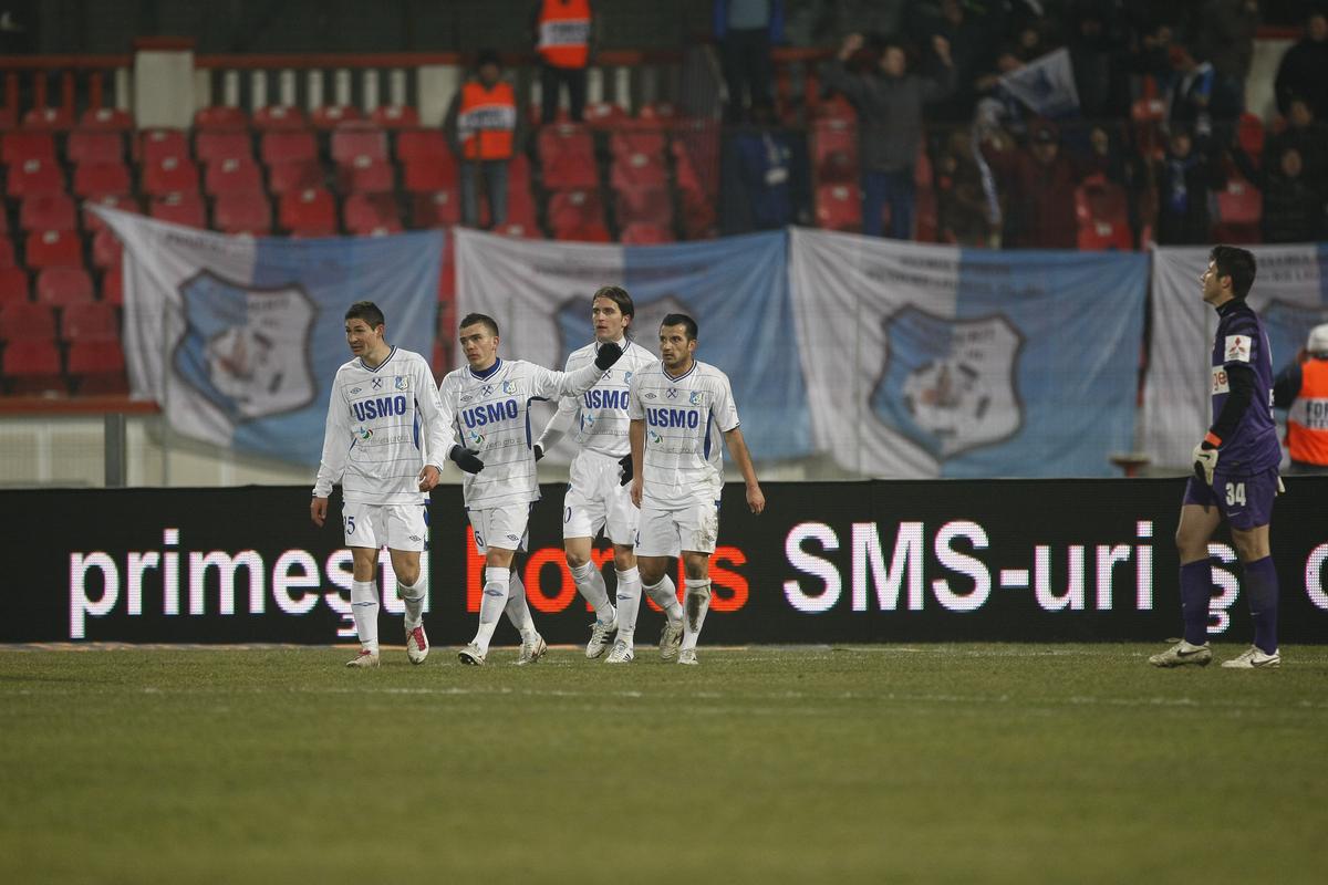 Un fotbalist cu peste 250 de meciuri în Liga 1 povestește două episoade uluitoare : „Aveam o piatră la rinichi de 1,6 cm, dar doctorii spuneau că mă doare spatele de la bătrânețe”